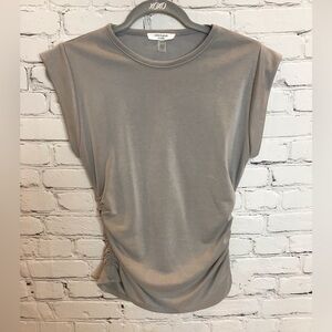 Cable & Gauge Gray Side Ruched Top size Small NWOT
